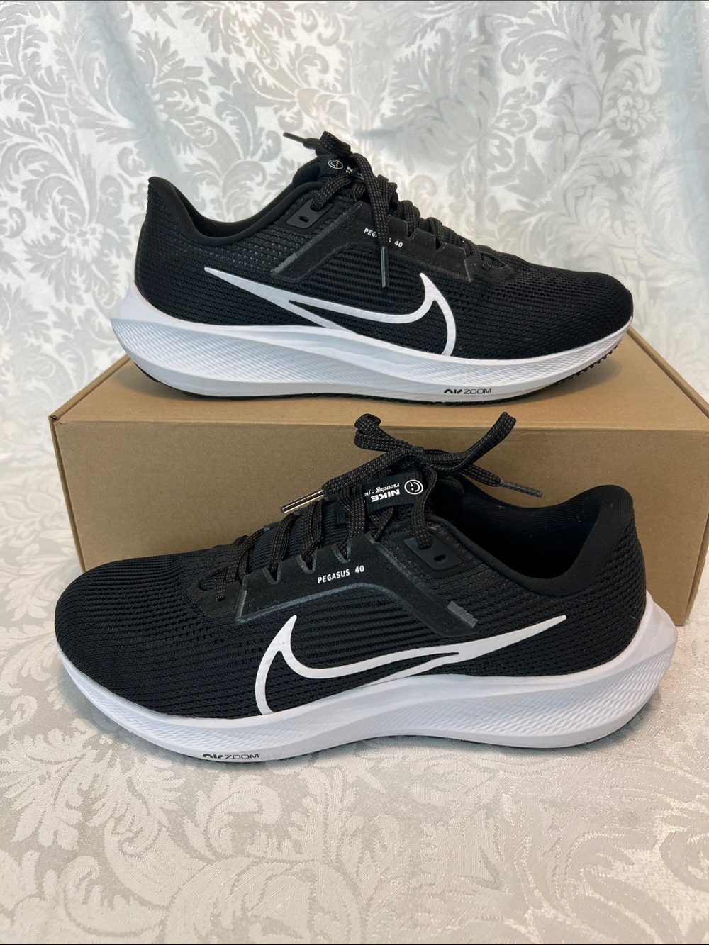 Nike Women's Pegasus 40 Running Shoes - Black/White